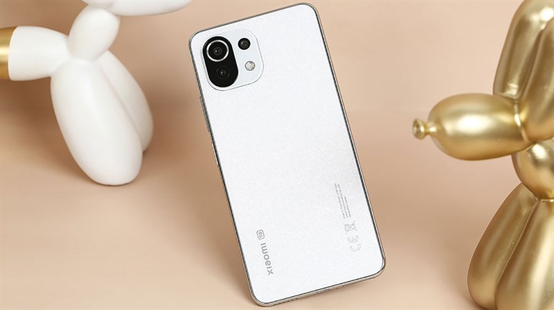 Thiết kế của Xiaomi 11 Lite 5G NE Swarovski 