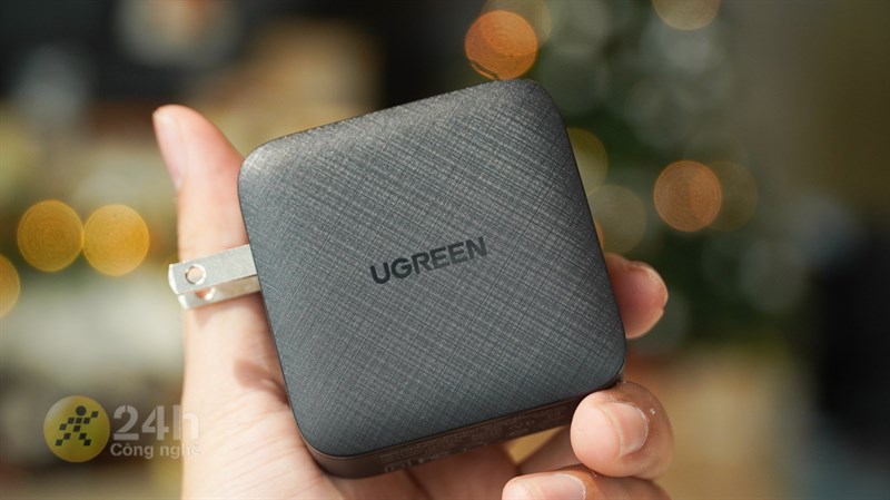 Phích cắm của củ sạc Ugreen GaN 65 W Phích cắm của củ sạc Ugreen GaN 65 W