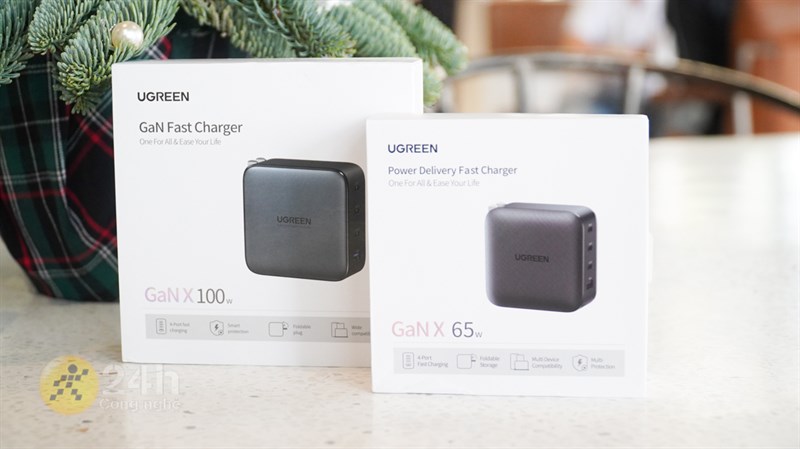 Hộp đựng bên ngoài của củ sạc Ugreen GaN 65 W Hộp đựng bên ngoài của củ sạc Ugreen GaN 65 W