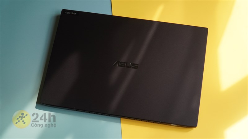 Chất liệu của ASUS ExpertBook B5 OLED