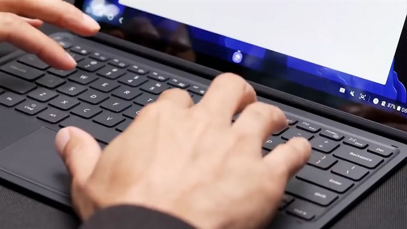 Viên pin bền bỉ cực ấn tượng. Nguồn: Techtalk TV Viên pin bền bỉ cực ấn tượng. Nguồn: Techtalk TV