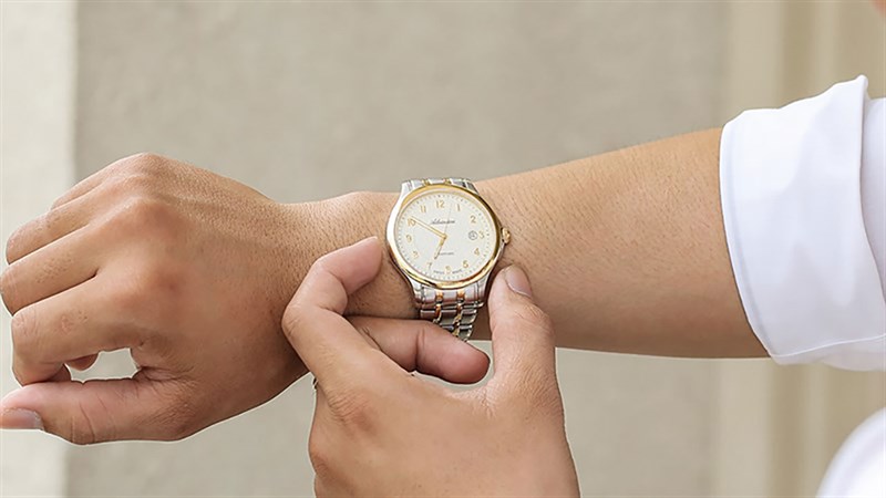 Đồng hồ Thuỵ Sĩ xả hàng mừng ngày Noel, giảm sốc đến 55% quá đã luôn Đồng hồ Thuỵ Sĩ xả hàng mừng ngày Noel, giảm sốc đến 55% quá đã luôn