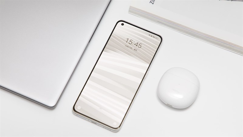 Thiết kế mặt trước Realme GT 2 Pro