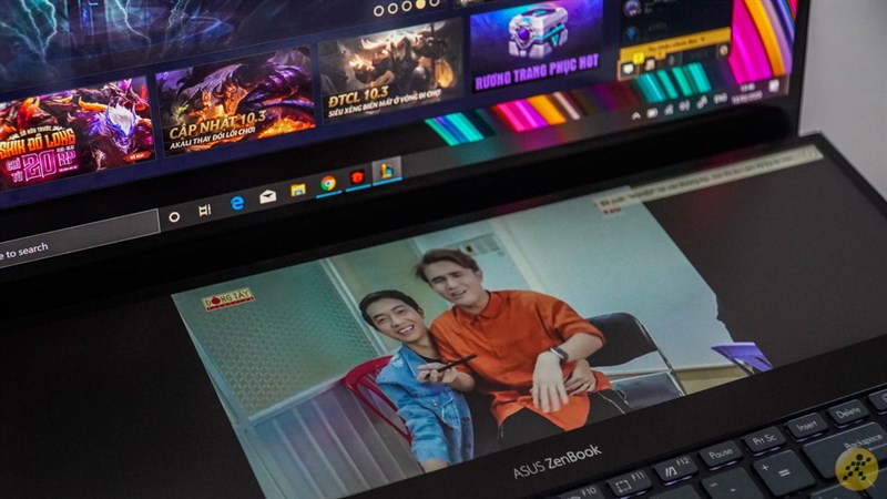 Asus ZenBook Duo UX482EA cho chất lượng âm thanh tuyệt hảo để bạn thoải mái tận hưởng những giây phút giải trí Asus ZenBook Duo UX482EA cho chất lượng âm thanh tuyệt hảo để bạn thoải mái tận hưởng những giây phút giải trí