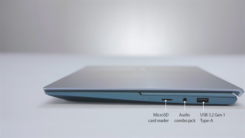 Các cổng kết nối trên laptop Asus ZenBook Duo UX482EA Các cổng kết nối trên laptop Asus ZenBook Duo UX482EA