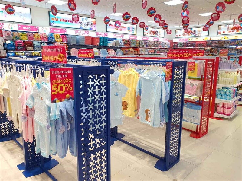 Ảnh chụp tại cửa hàng AVA Kids sắp khai trương Ảnh chụp tại cửa hàng AVA Kids sắp khai trương