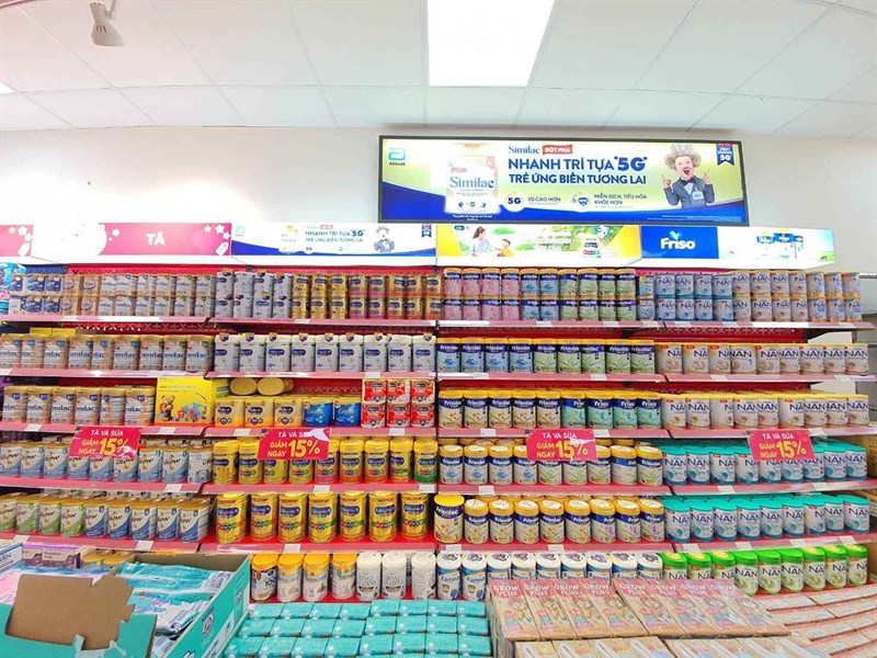 Ảnh chụp tại cửa hàng AVA Kids sắp khai trương Ảnh chụp tại cửa hàng AVA Kids sắp khai trương