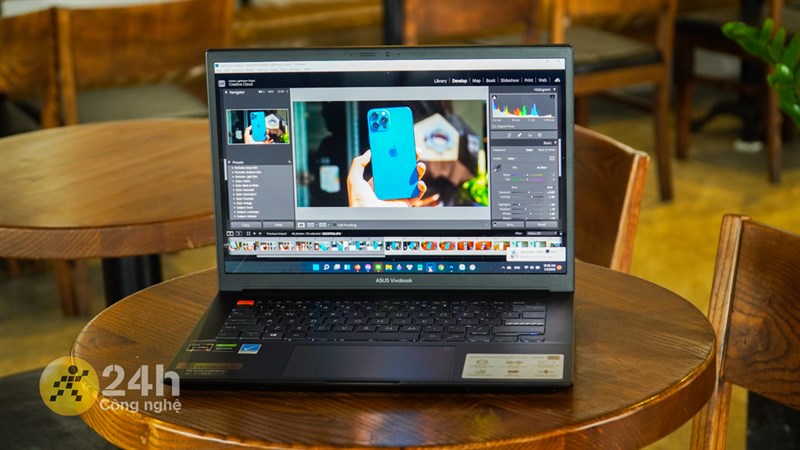 Với một con chip mạnh và màn hình có độ phân giải cao thời lượng pin mà ASUS VivoBook Pro 14x OLED M7400QC đạt được là rất tốt. Với một con chip mạnh và màn hình có độ phân giải cao thời lượng pin mà ASUS VivoBook Pro 14x OLED M7400QC đạt được là rất tốt.