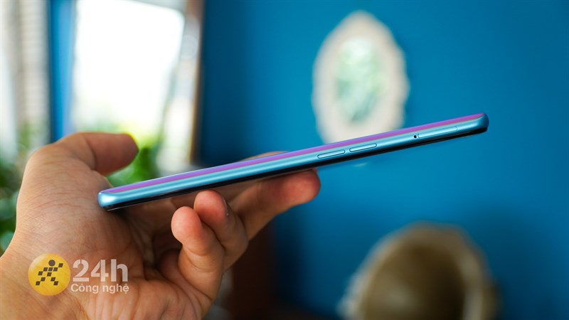 Cạnh trái Realme 9i Cạnh trái Realme 9i
