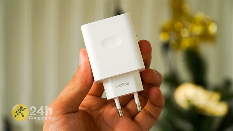 Realme 9i có sạc nhanh 33W Realme 9i có sạc nhanh 33W