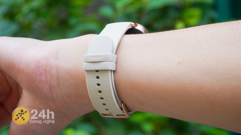 Dây đeo Amazfit GTS 3 được làm từ chất liệu silicone mềm mại Dây đeo Amazfit GTS 3 được làm từ chất liệu silicone mềm mại