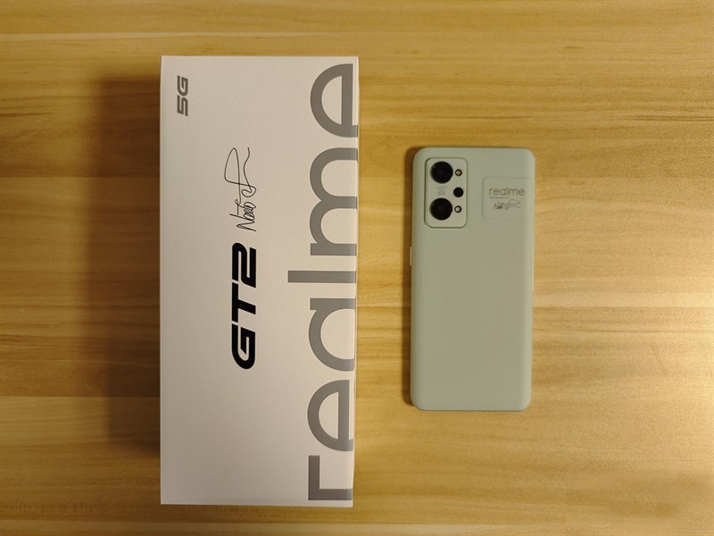 Mặt sau của Realme GT 2