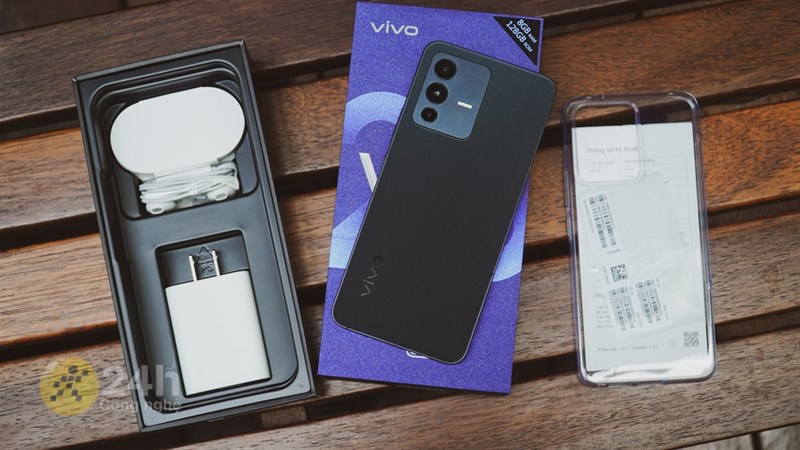 Những phụ kiện cơ bản đi kèm khi mua Vivo V23 5G