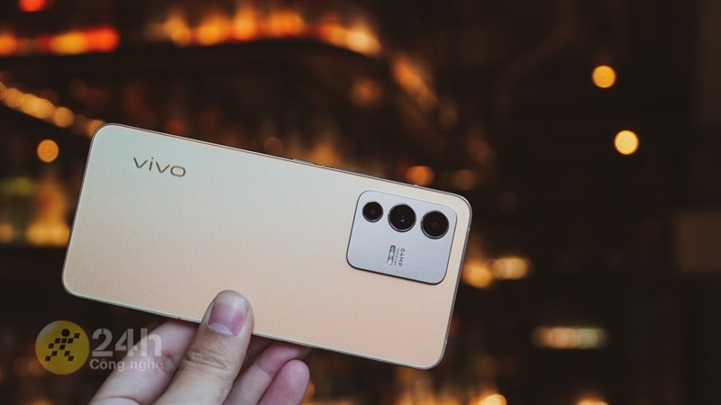 Màu vàng ánh dương của Vivo V23 5G