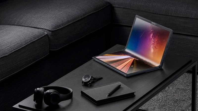 ZenBook 17 Fold OLED 