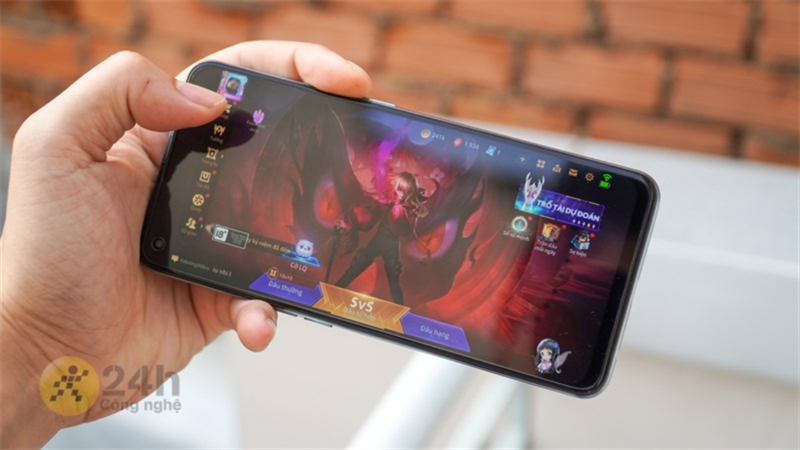 Chiến game cực thích trên OPPO Reno6 Z 5G .