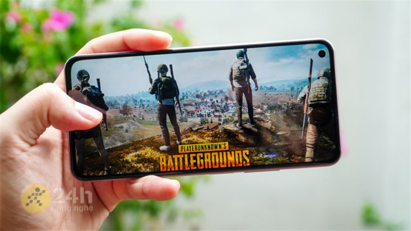 Sở hữu 8 GB RAM giúp máy đa nhiệm, chiến game cực cuốn.