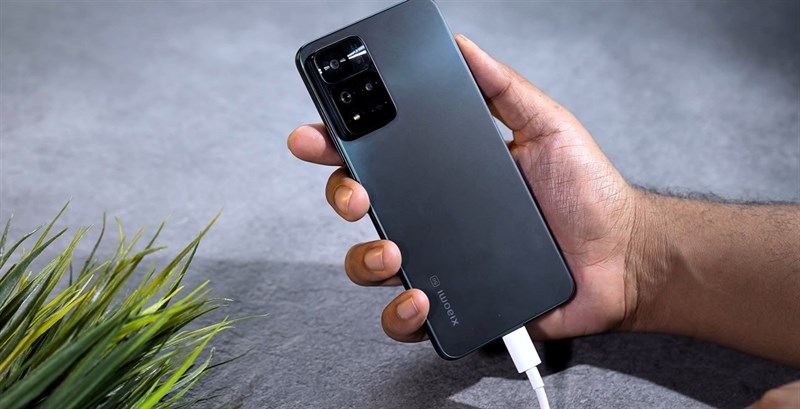 Mặt lưng cao cấp của Xiaomi 11i HyperCharge