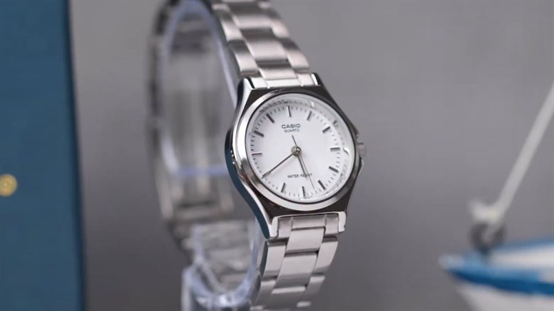 Thiết kế thanh lịch nữ tính Thiết kế thanh lịch nữ tính