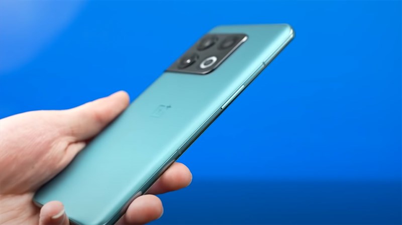 Cạnh trái của OnePlus 10 Pro Cạnh trái của OnePlus 10 Pro