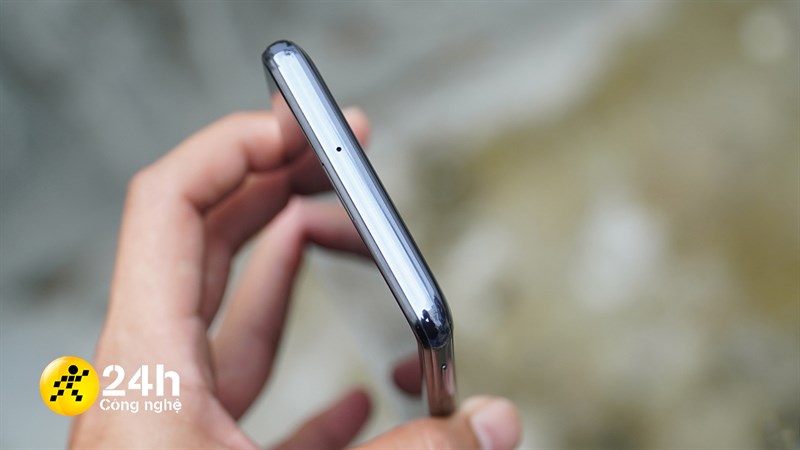 Cạnh trên của Samsung Galaxy M51 Cạnh trên của Samsung Galaxy M51