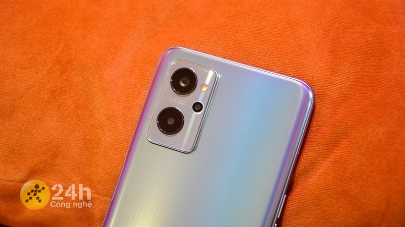 Realme 9i được trang bị cụm 3 camera với cảm biến chính 50 MP