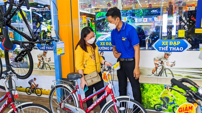 Nhân viên bán hàng tại AVAcycle hỗ trợ nhiệt tình