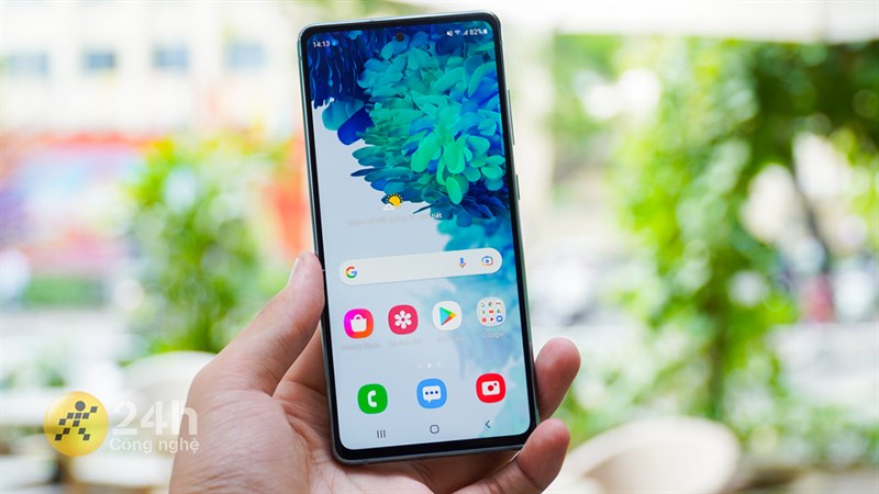 Samsung Galaxy S20 FE có màn hình đục lỗ chứa camera selfie Samsung Galaxy S20 FE có màn hình đục lỗ chứa camera selfie