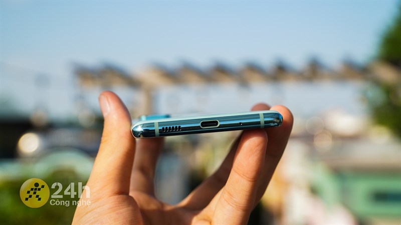 Cạnh dưới của Samsung Galaxy S20 FE Cạnh dưới của Samsung Galaxy S20 FE