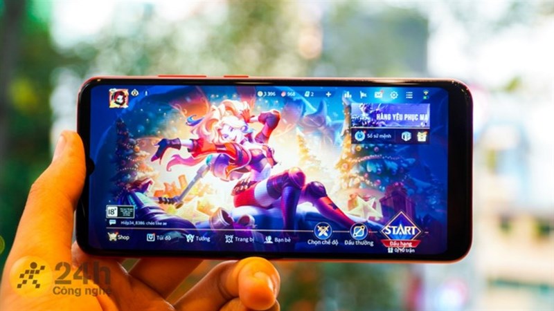 Với màn hình rộng rãi sắc nét Galaxy A03 đưa bạn đến những trận game bất hủ