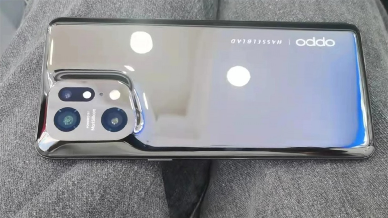 OPPO Find X5 Pro lộ ảnh chụp mặt lưng sáng bóng, chạy chip Snapdragon