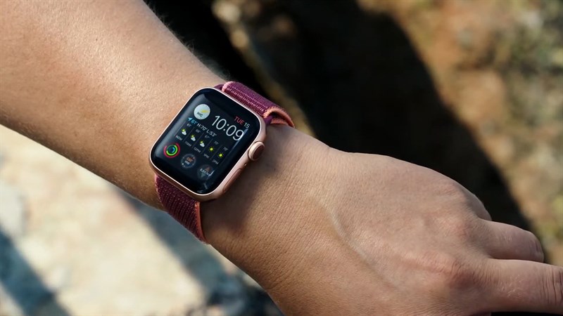 Thiết kế trẻ trung trên Apple Watch SE Thiết kế trẻ trung trên Apple Watch SE