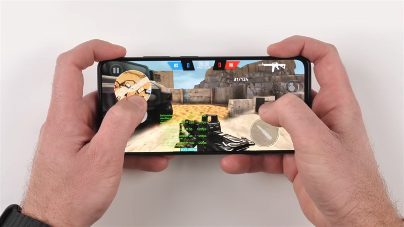 Trải nghiệm chơi game trên Redmi Note 11 Pro 5G. Nguồn: TechNik.