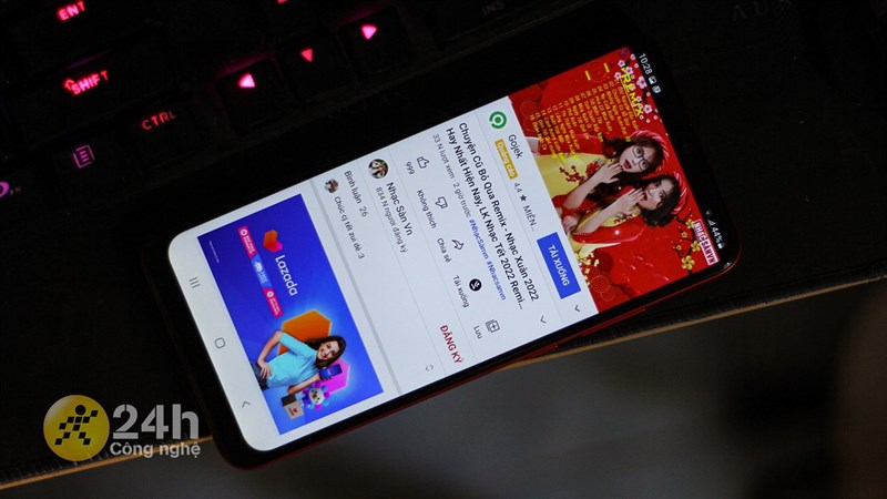 Xem YouTube cùng Galaxy A03 Xem YouTube cùng Galaxy A03