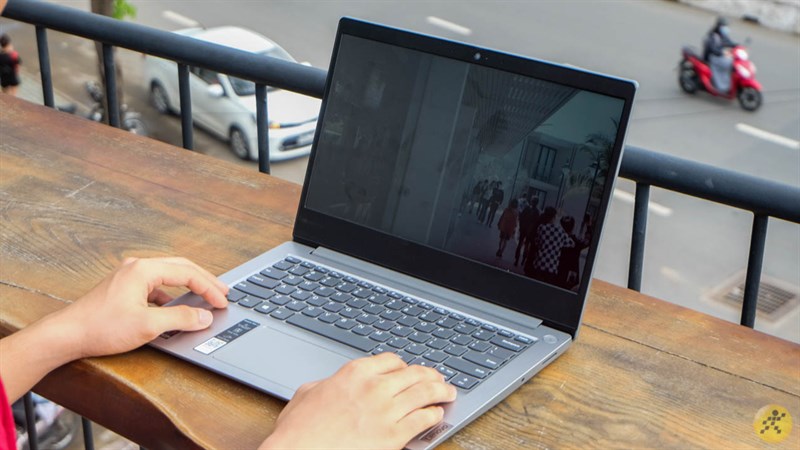 Màn hình lớn, trong trẻo của Lenovo IdeaPad 3