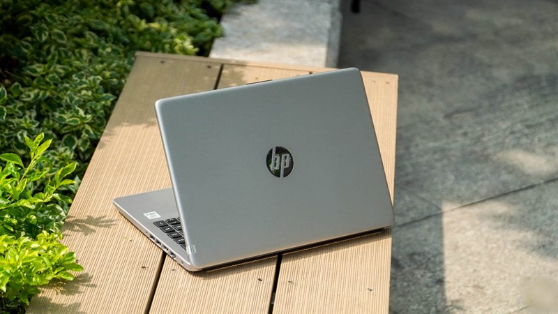 Laptop HP 240 G8