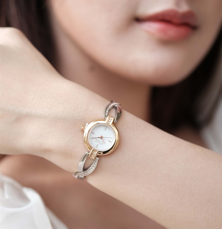 Valentine một mình nhưng em luôn ổn, vì đã có ELLE cạnh bên Valentine một mình nhưng em luôn ổn, vì đã có ELLE cạnh bên