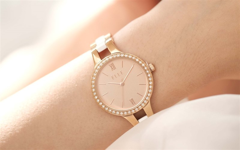 Valentine một mình nhưng em luôn ổn, vì đã có ELLE cạnh bên Valentine một mình nhưng em luôn ổn, vì đã có ELLE cạnh bên