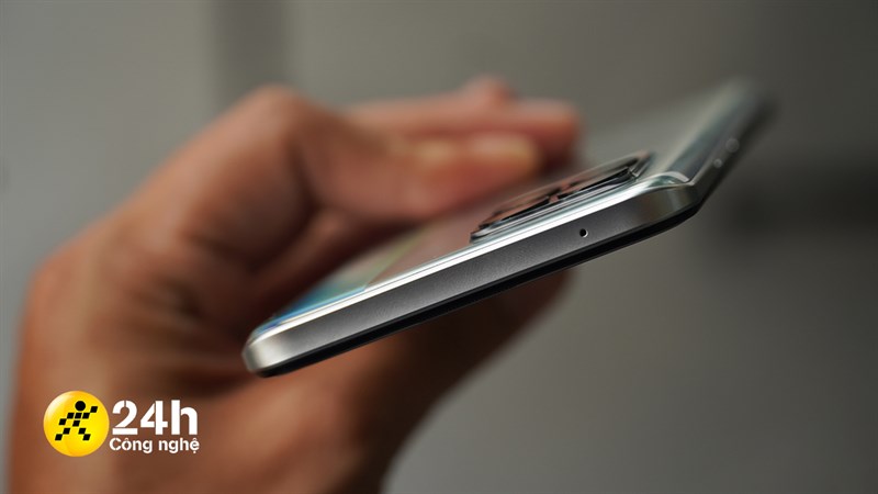Cạnh trên của Realme 8 Cạnh trên của Realme 8