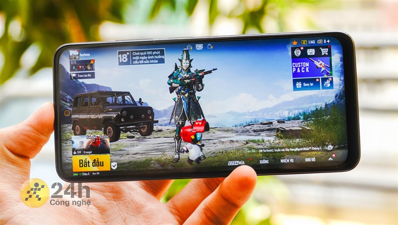 Chơi game trên màn hình lớn 6.6 inch cực kỳ thoải mái trên Redmi Note 11 Chơi game trên màn hình lớn 6.6 inch cực kỳ thoải mái trên Redmi Note 11
