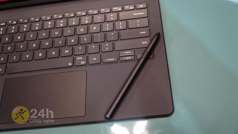 S Pen tạo nên sự đẳng cấp và khác biệt của Galaxy Tab S8 S Pen tạo nên sự đẳng cấp và khác biệt của Galaxy Tab S8