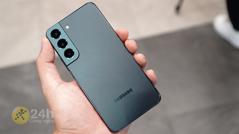 Galaxy S22 có thiết kế tinh tế với 4 góc được bo tròn Galaxy S22 có thiết kế tinh tế với 4 góc được bo tròn