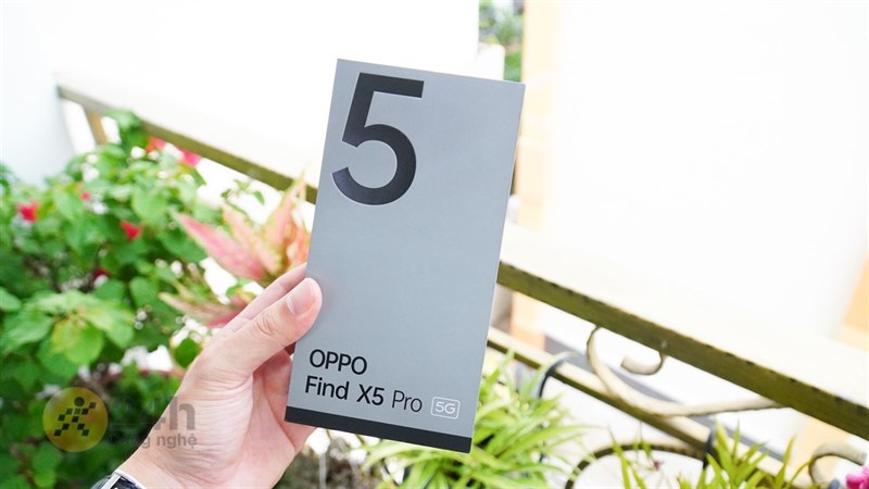 Phần hộp đựng bên ngoài của OPPO Find X5 Pro 5G. Phần hộp đựng bên ngoài của OPPO Find X5 Pro 5G.