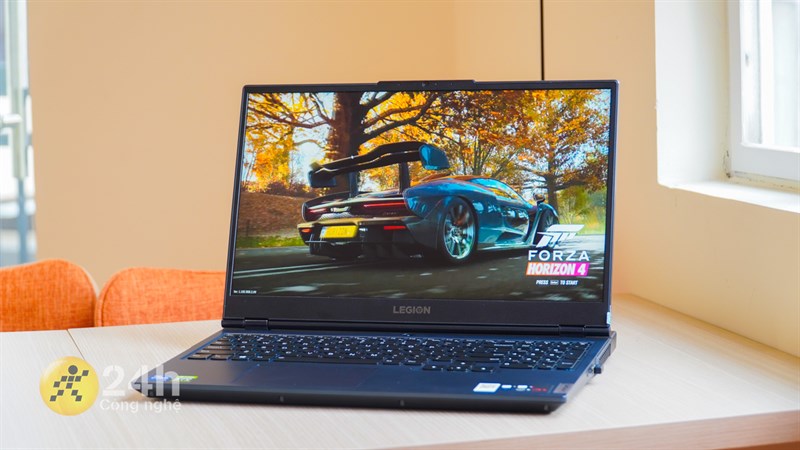 Lenovo Legion 5 15ITH6 còn nổi bật với tần số quét cao, lên đến 165 Hz.