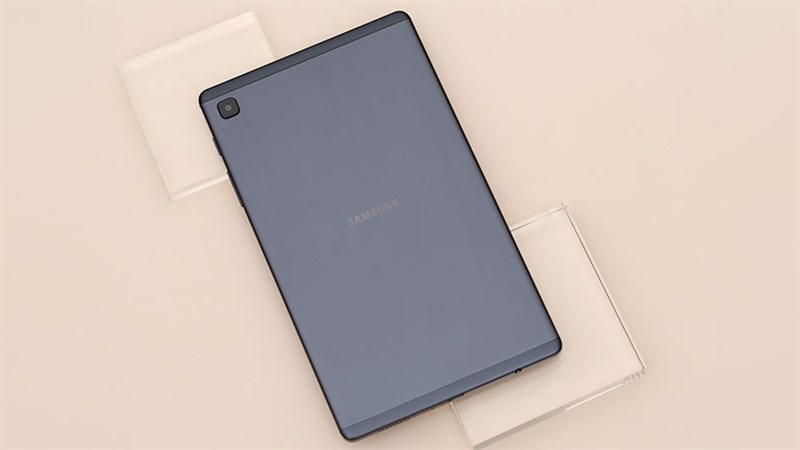 Chiếc Galaxy Tab A7 có thiết kế bằng nhôm nguyên khối