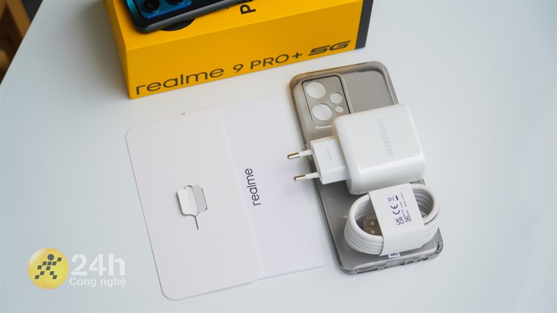 Mở hộp Realme 9 Pro+