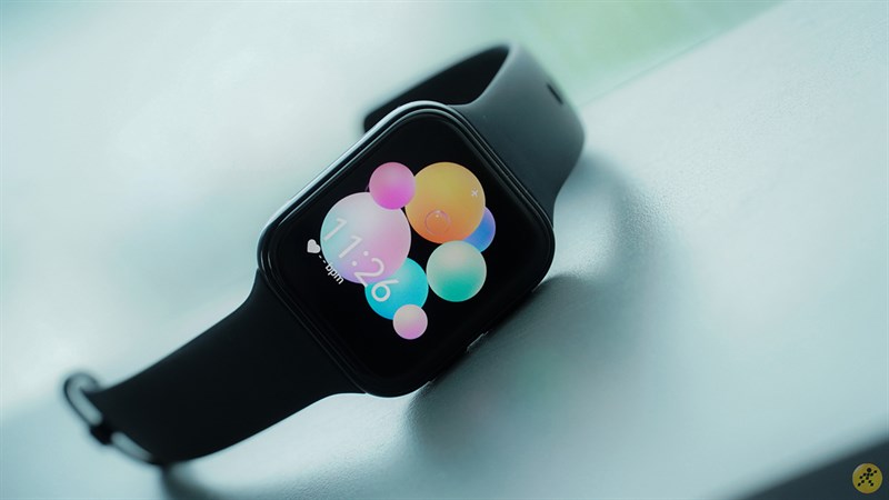 OPPO Watch có thiết kế vuông vức tương đồng với Apple Watch