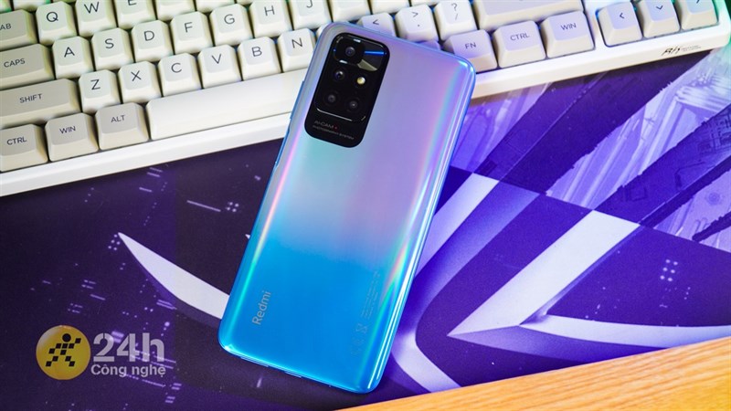 Redmi 10 rất đẹp và chắc chắn chứ không hề mang lại cảm giác rẻ tiền hay ọp ẹp đâu. Redmi 10 rất đẹp và chắc chắn chứ không hề mang lại cảm giác rẻ tiền hay ọp ẹp đâu.