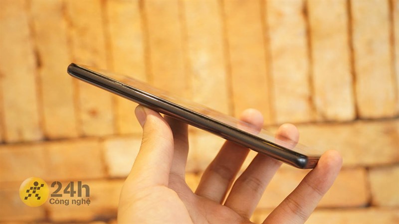 Xiaomi 11T Pro có khung viền được hoàn thiện từ nhựa Xiaomi 11T Pro có khung viền được hoàn thiện từ nhựa