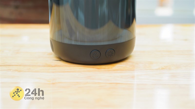 Nút nguồn và nút điều chỉnh chế độ ánh sáng của loa bluetooth Olike S1 Nút nguồn và nút điều chỉnh chế độ ánh sáng của loa bluetooth Olike S1